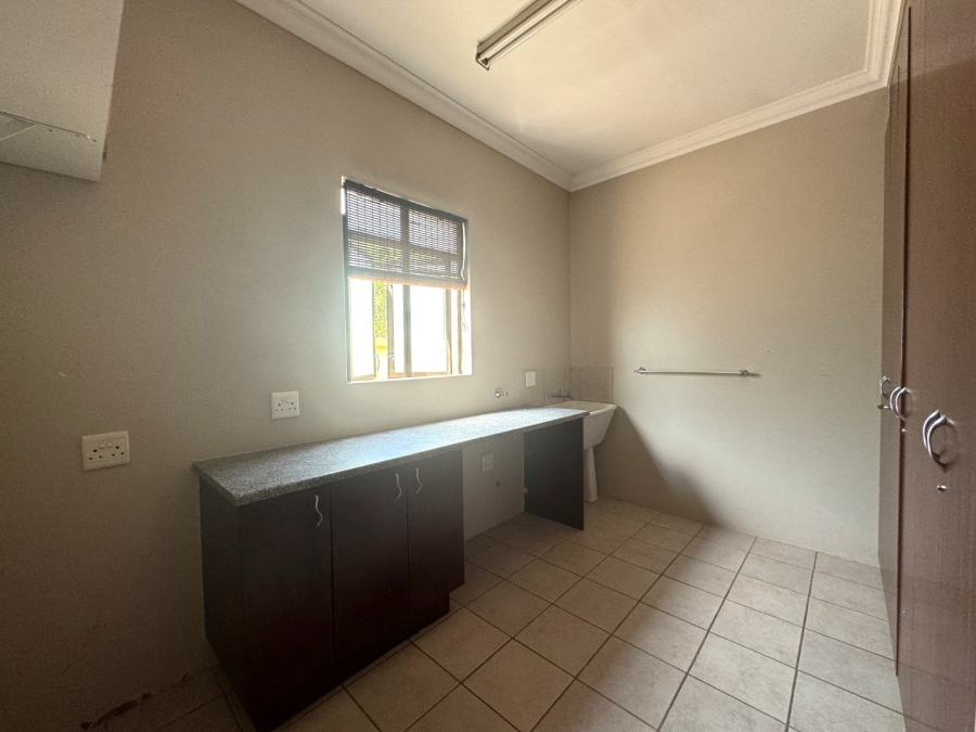 To Let 3 Bedroom Property for Rent in Xanadu North West